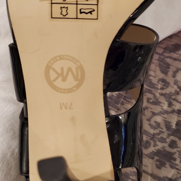 Sandals - Picture 2 of 6